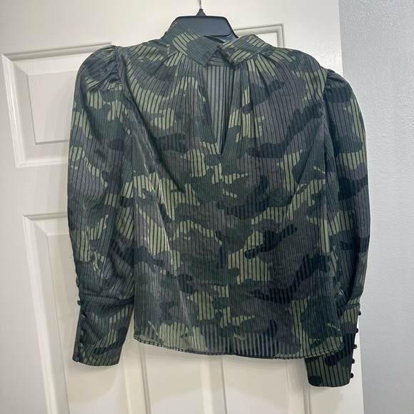 Alice + Olivia Winslet Camo Print Top - Picture 2 of 6